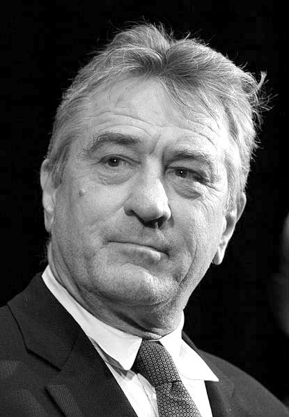 Robert De Niro gets applause for his French at Cannes