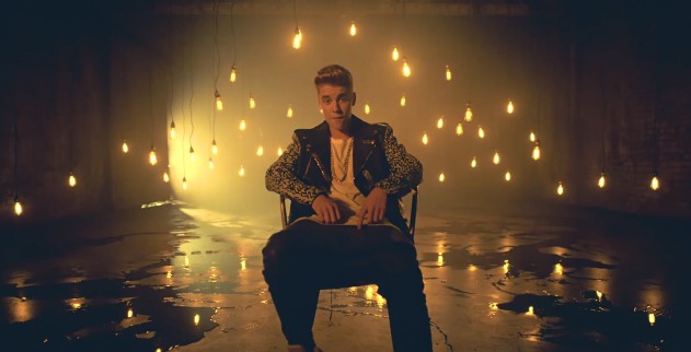 Justin-Bieber-all-that-matters-chair